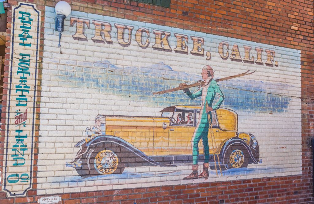 Truckee,,Ca,,Usa,-,October,12,,2015:,Classic,Mural,In Featured image showing the iconic Truckee California Mural.